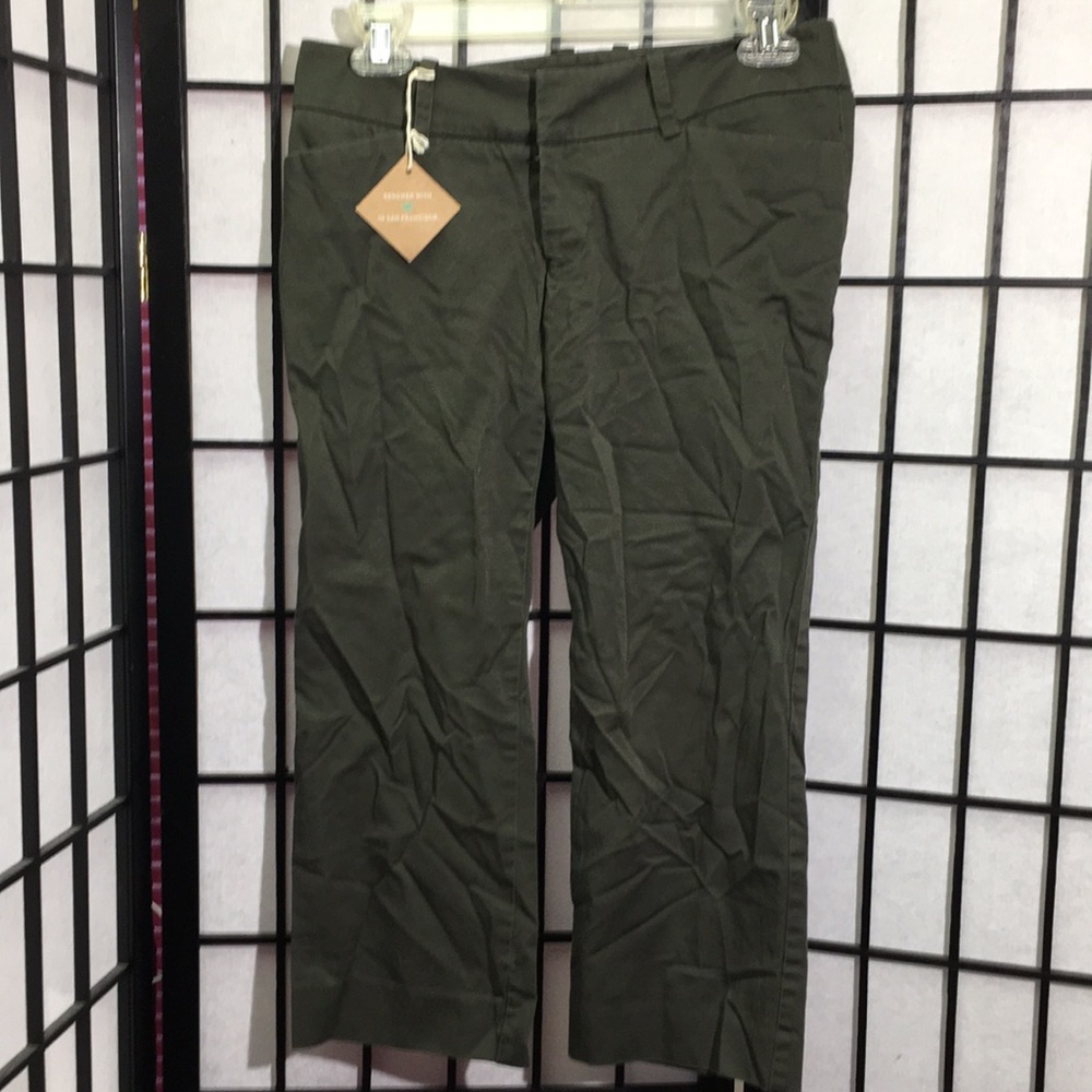 Mossimo Capris Size 2 Fit 3 NWT